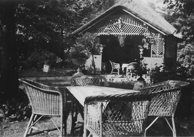 79 - Tuin met prieel